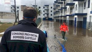 Los bomberos terminan los achiques en Burriana pero continúan trabajando en Almassora, Benicarló y Orpesa Los bomberos terminan los achiques en Burriana pero continúan trabajando en Almassora, Benicarló y Orpesa