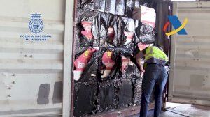 Colp al contraban de tabac en el Port de València