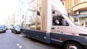 Emoción, cantos y aplausos a la Mare de Déu en su recorrido por las calles de Valencia