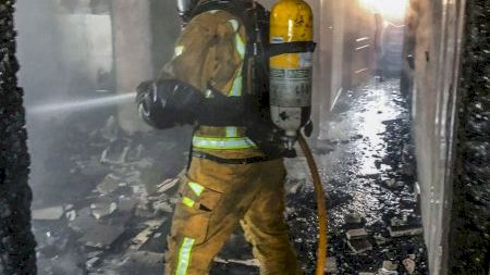 Herido un hombre en el incendio de un chalet en Orihuela