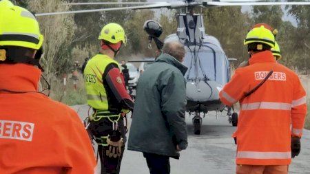 Complicat rescat en helicòpter a un veí de Sagunt atrapat a sa casa per les inundacions
