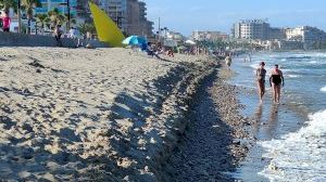 Oropesa, Benicàssim i Peníscola continuen esperant que Costas tire arena a les seves platges Oropesa, Benicàssim i Peníscola continuen esperant que Costas tire arena a les seves platges