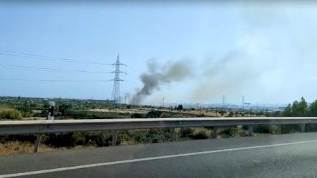 Es declara un incendi junt a les instal·lacions de Porcelanosa