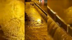 Las fuertes tormentas inundan las calles de varios municipios de Alicante Las fuertes tormentas inundan las calles de varios municipios de Alicante