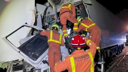 Mor un home després d'un accident entre dos camions en l'AP7 a Sagunt