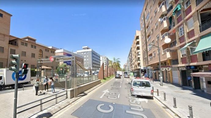 Agresión racista en la parada de metro de Amistat en València