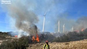 Un molino de viento inicia un incendio forestal en Barracas Un molino de viento inicia un incendio forestal en Barracas