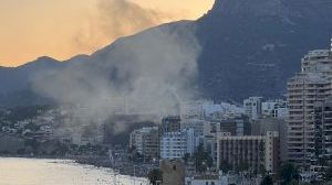 Arde un bloque de apartamentos en Calp Arde un bloque de apartamentos en Calp