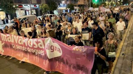 Los vecinos de la Malvarrosa salen a la calle "desesperados" por la inseguridad y el mercado de la droga