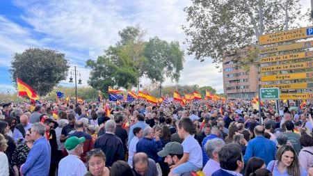 50.000 personas claman en Valencia contra la amnistía de Pedro Sánchez