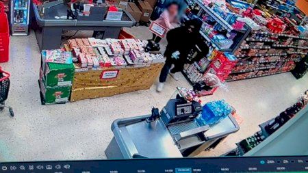 A punta de pistola y cuchillo en mano: así entraban a robar en algunos establecimientos de Chiva y Godelleta