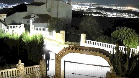 Pillado 'in fraganti' robando en un chalé de Gandia