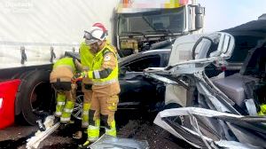 Mor un home i cinc resulten ferits en l'accident de Nules per la boira amb 40 vehicles implicats Mor un home i cinc resulten ferits en l'accident de Nules per la boira amb 40 vehicles implicats