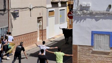 Susto en los ‘bous al carrer’ de Cullera