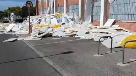 Destrosses en un institut de la Vall d'Uixó per ratxes de vent de 111 km/h