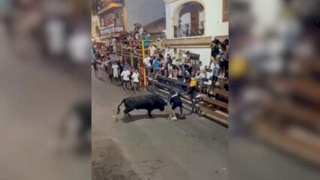 Con pronóstico reservado el joven herido tras la grave cogida en los ‘bous al carrer’ de Calp
