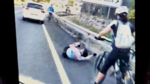 Un vehículo atropella a un ciclista y se da a la fuga en Altea: se ruega colaboración ciudadana Un vehículo atropella a un ciclista y se da a la fuga en Altea: se ruega colaboración ciudadana