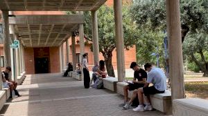 Els estudiants afronten la nova PAU amb nervis i pressió: "Hi ha molta matèria i al no haver-hi dues opcions d'examen no pots deixar-te res"