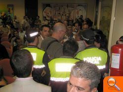 Una manifestación del paro agrícola vuelve a erigirse como protagonista del pleno - (foto 4)