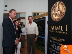 Silvia Caballer: “La exposición itinerante ‘Jaume I’ contribuye a dar a conocer la importancia del monarca en nuestra tierra”