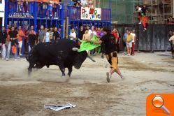 Las peñas “Un altre bou” y “Cervecitas” patrocinan los toros del viernes