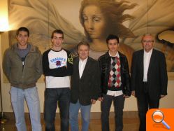 Rus recibe a los alumnos de Xàtiva que han conseguido el premio extraordinario de bachillerato de la Comunidad Valenciana  - (foto 3)
