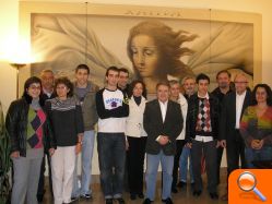 Rus recibe a los alumnos de Xàtiva que han conseguido el premio extraordinario de bachillerato de la Comunidad Valenciana  - (foto 2)
