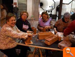El CME Martí de Viciana acerca a la ciudadanía el arte de la cerámica y la música de guitarra a través de dos Punts d’Art - (foto 2) El CME Martí de Viciana acerca a la ciudadanía el arte de la cerámica y la música de guitarra a través de dos Punts d’Art - (foto 2)