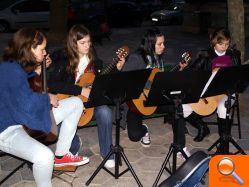El CME Martí de Viciana acerca a la ciudadanía el arte de la cerámica y la música de guitarra a través de dos Punts d’Art - (foto 4) El CME Martí de Viciana acerca a la ciudadanía el arte de la cerámica y la música de guitarra a través de dos Punts d’Art - (foto 4)