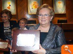 Teresa Godos, Juana Tejedo y Dolores Vilar reciben un homenaje con motivo del día Internacional de la Mujer trabajadora - (foto 2) Teresa Godos, Juana Tejedo y Dolores Vilar reciben un homenaje con motivo del día Internacional de la Mujer trabajadora - (foto 2)