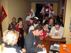 Trabajadores de la FTA-UGT hacen acto de presencia en el pleno para reivindicar mayor cobertura para el paro agrícola - (foto 5) Trabajadores de la FTA-UGT hacen acto de presencia en el pleno para reivindicar mayor cobertura para el paro agrícola - (foto 5)