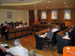 Trabajadores de la FTA-UGT hacen acto de presencia en el pleno para reivindicar mayor cobertura para el paro agrícola - (foto 2) Trabajadores de la FTA-UGT hacen acto de presencia en el pleno para reivindicar mayor cobertura para el paro agrícola - (foto 2)