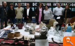 La Alcaldesa visita la muestra de cocina internacional del IES Maria Ibars