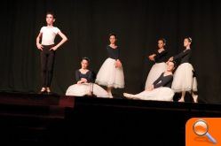 Más de 250 bailarines de l'Escola Municipal de Dansa ofrecen un festival de final de curso - (foto 2) Más de 250 bailarines de l'Escola Municipal de Dansa ofrecen un festival de final de curso - (foto 2)