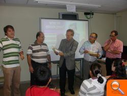 Juan Sancho ha clausurado esta mañana la exposición El mundo de los sellos, instalada en el colegio Llebeig - (foto 2)