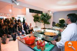 La Comunitat Valenciana muestra la elaboración de sus arroces en el pabellón 5 de FITUR - (foto 2) La Comunitat Valenciana muestra la elaboración de sus arroces en el pabellón 5 de FITUR - (foto 2)