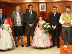 El Ayuntamiento de Mislata recibe un año más la visita de la Fallera Mayor Infantil de Valencia - (foto 3)