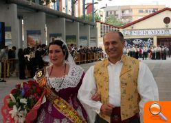 El mundo fallero de Manises ofrenda sus flores a la Virgen de los Desamparados - (foto 3)