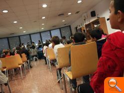 Los niños de Juan XXIII reflejan su visión del barrio en el 'Fotomaratón', organizado en colaboración con Jóvenes Solidarios - (foto 6)