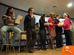 Los niños de Juan XXIII reflejan su visión del barrio en el 'Fotomaratón', organizado en colaboración con Jóvenes Solidarios - (foto 7)