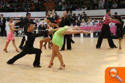 Más de 170 parejas participaron ayer en el Campeonato de baile deportivo “Vila de Mislata”