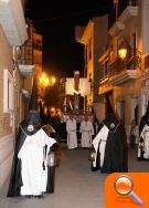 Los cofrades de la Hermandad de la Soledad trasladan el paso de la Vera Cruz a la iglesia de San Juan Bautista - (foto 5) Los cofrades de la Hermandad de la Soledad trasladan el paso de la Vera Cruz a la iglesia de San Juan Bautista - (foto 5)