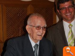 Se entrega el segundo premio del concurso de fotografía digital Wissner-Bosserhoff para personas mayores - (foto 3) Se entrega el segundo premio del concurso de fotografía digital Wissner-Bosserhoff para personas mayores - (foto 3)