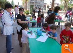 La “Festa del llibre” congrega a decenas de niños de les Alqueries - (foto 3)