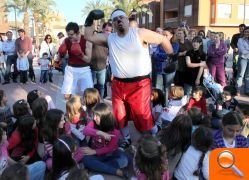La “Festa del llibre” congrega a decenas de niños de les Alqueries - (foto 2)