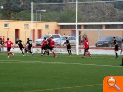 El Ciudad de Burriana vence en Sagunto y continúa su marcha imparable - (foto 3) El Ciudad de Burriana vence en Sagunto y continúa su marcha imparable - (foto 3)
