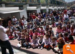 Comida de hermandad de las comparsas Moras y Cristiana con motivo de la festividad del Mig Any - (foto 2)
