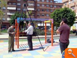 El ayuntamiento de San Vicente estudia la calidad y el nivel de amortiguación de los suelos de las áreas de juegos infantiles