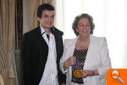 La alcaldesa felicita en nombre de los valencianos al Campeón de Europa de Judo, el deportista Sugoi Uriarte  - (foto 3)