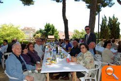 La Asociación de Jubilados ‘Amanecer’ concluye la semana cultural con una comida de hermandad que reúne a más de 400 personas - (foto 2) La Asociación de Jubilados ‘Amanecer’ concluye la semana cultural con una comida de hermandad que reúne a más de 400 personas - (foto 2)